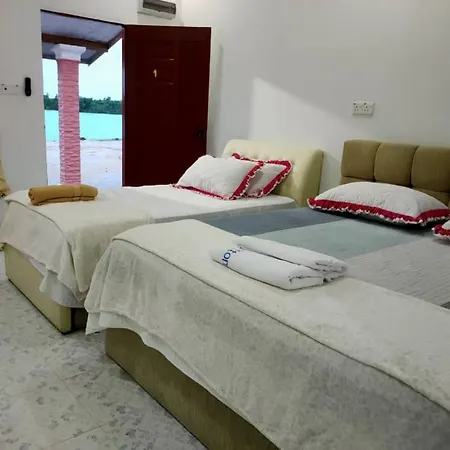 Roomstay Tokbah Demuara Kuala Besut Bagian luar foto